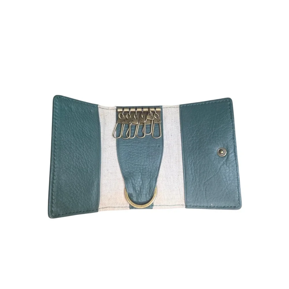UGG Leather 6 Hook Key Case Green Snap Wallet Key Holder Compact Organizer
